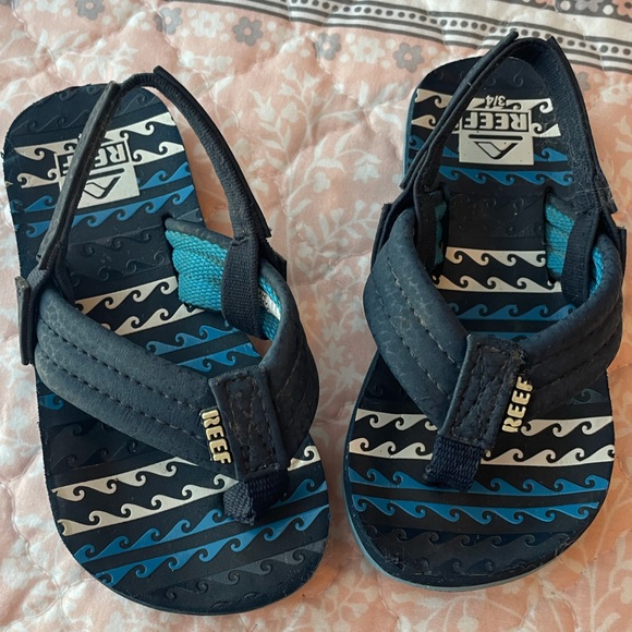 Reef Toddler flip-flips w/elastic sling back. Very good used condition. Sz 3-4 - Picture 1 of 6